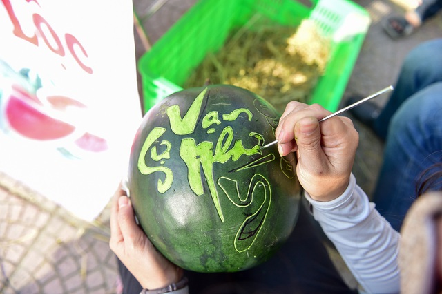 Dịch vụ l&agrave;m đẹp dưa hấu kiếm tiền triệu ở H&agrave; Nội - 5