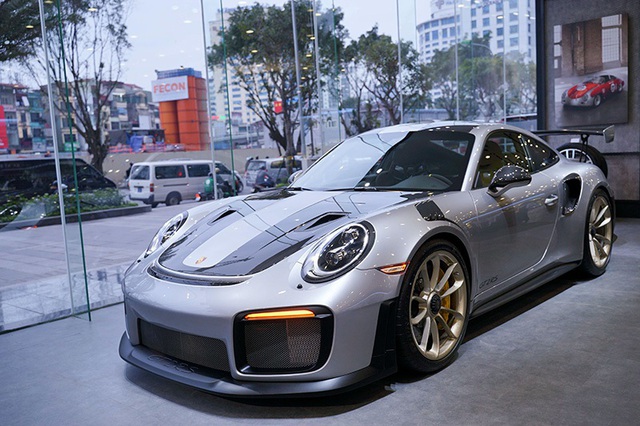 Giá hơn 20 tỉ đồng, Porsche 911 GT2 RS gia nhập làng siêu xe tại Việt Nam - 2