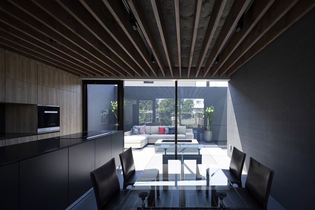 Lạ mắt với ngôi nhà “tốc mái” của kiến trúc sư Nhật Bản  - 7