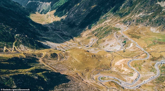 Những bức ảnh đầy m&ecirc; hoặc về con đường &ldquo;đẹp nhất thế giới&rdquo; - 5