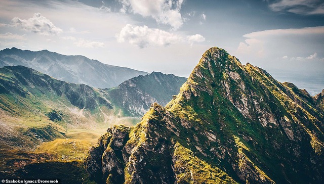 Những bức ảnh đầy m&ecirc; hoặc về con đường &ldquo;đẹp nhất thế giới&rdquo; - 8