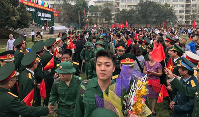 Kiên quyết không tuyển quân những người có hình xăm phản cảm - 1 Kiên quyết không tuyển quân những người có hình xăm phản cảm - 1