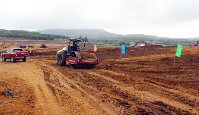 Yêu cầu xử nghiêm sếp Dự án Điện mặt trời ra lệnh đánh, phơi nắng dân - 3