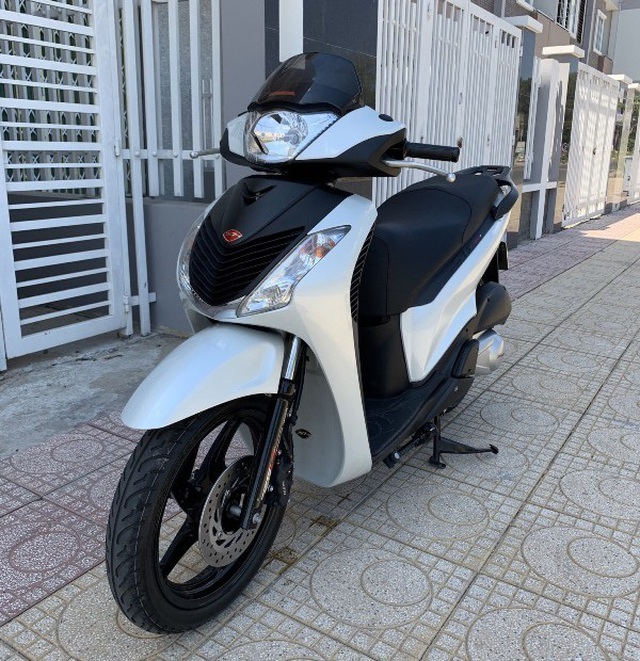 Xe máy cũ hét giá trên trời, ngang ngửa ô tô hạng sang - 2..jpg