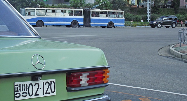 Bí ẩn thế giới xe cộ ở Triều Tiên, đất nước của Kim Jong-un - 7 Bí ẩn thế giới xe cộ ở Triều Tiên, đất nước của Kim Jong-un - 7