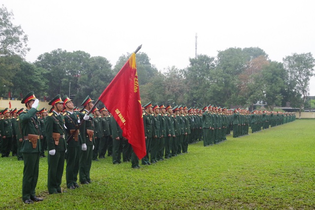 Mãn nhãn màn bay qua lửa, búa tạ đập trên người lính trinh sát - 1 Mãn nhãn màn bay qua lửa, búa tạ đập trên người lính trinh sát - 1