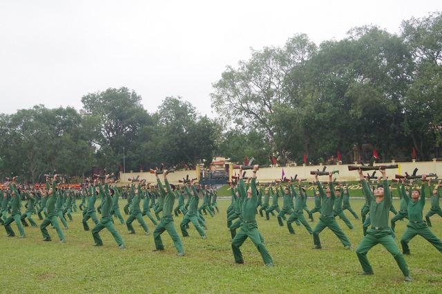 Mãn nhãn màn bay qua lửa, búa tạ đập trên người lính trinh sát - 12 Mãn nhãn màn bay qua lửa, búa tạ đập trên người lính trinh sát - 12