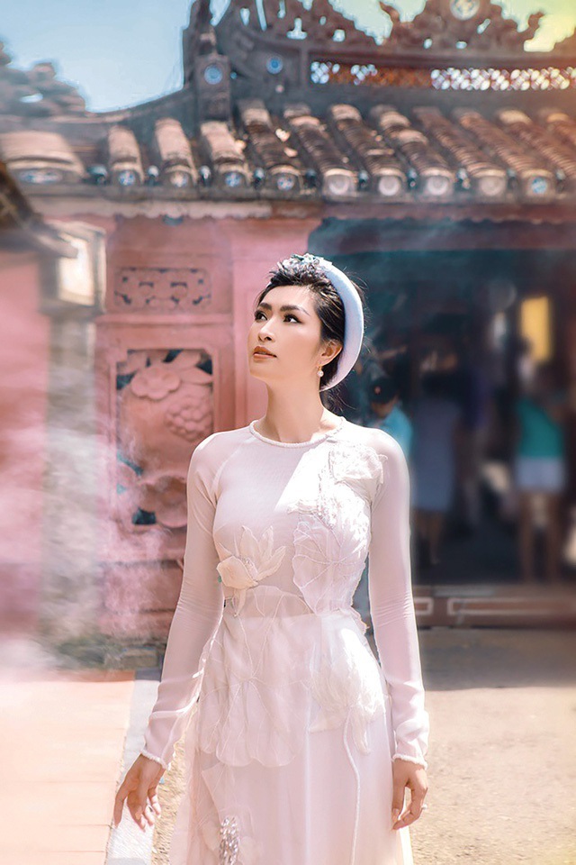 hong-nhung-www-15423601997871883604610 (1).jpg hong-nhung-www-15423601997871883604610 (1).jpg