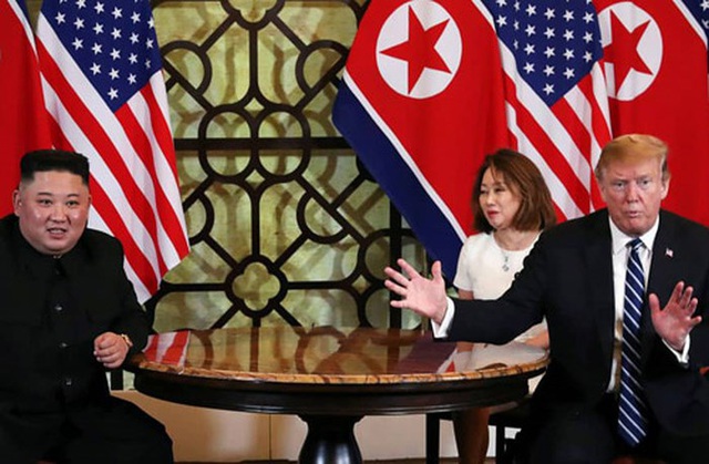 Người ph&aacute; r&agrave;o cản ng&ocirc;n ngữ giữa Tổng thống Donald Trump v&agrave; Chủ tịch Kim Jong-un - 1