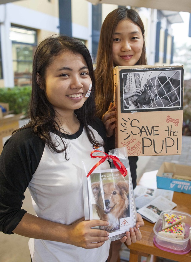 UNIS Hanoi_Scholar Nguyen Vu Linh with Hanoi Pet Rescue.jpg UNIS Hanoi_Scholar Nguyen Vu Linh with Hanoi Pet Rescue.jpg