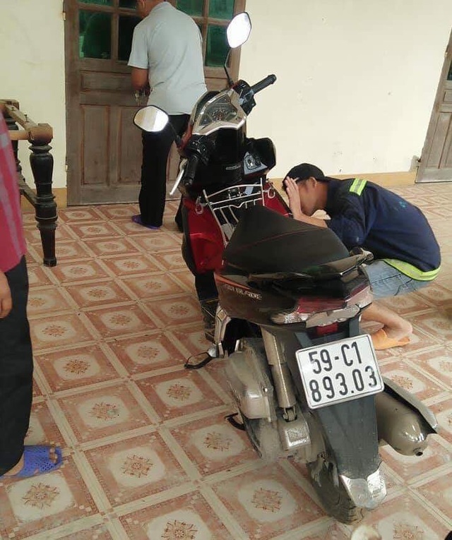 Nh&oacute;m đối tượng liều lĩnh đột nhập gi&aacute;o đường trộm tiền - 2