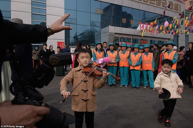 Ông Kim Jong-un cùng hàng triệu người Triều Tiên nô nức đi bầu cử - 9