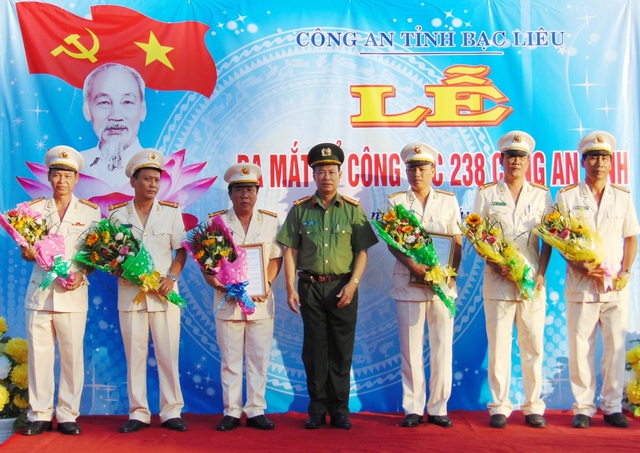 C&ocirc;ng an Bạc Li&ecirc;u ra mắt lực lượng phản ứng nhanh - 1