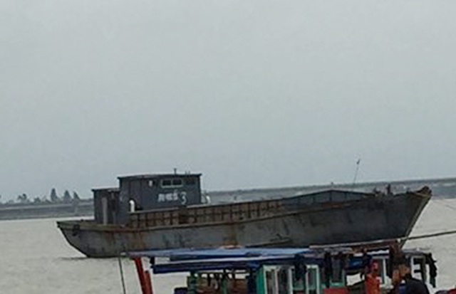 Điều tra tàu hàng Trung Quốc bị xóa số hiệu, trôi dạt vào biển Hà Tĩnh - 1