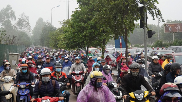 Quay cuồng trên đoạn đường tắc kinh khủng nhất Hà Nội - 6 Quay cuồng trên đoạn đường tắc kinh khủng nhất Hà Nội - 6