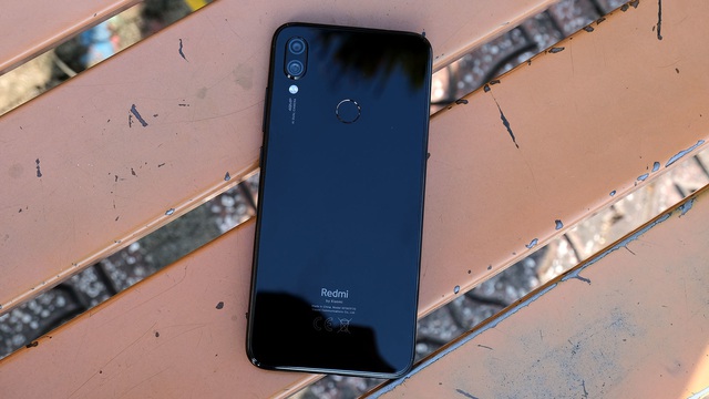 Trên tay Redmi Note 7 cấu hình mạnh giá dưới 6 triệu đồng - 1 Trên tay Redmi Note 7 cấu hình mạnh giá dưới 6 triệu đồng - 1