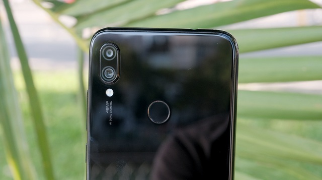 Trên tay Redmi Note 7 cấu hình mạnh giá dưới 6 triệu đồng - 5 Trên tay Redmi Note 7 cấu hình mạnh giá dưới 6 triệu đồng - 5