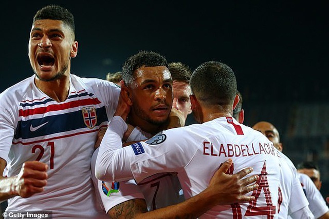 11371148-6843005-image-a-88_1553375879831.jpg 11371148-6843005-image-a-88_1553375879831.jpg