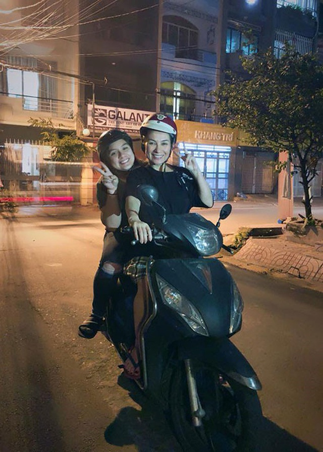 Phi Nhung nhận nuôi 22 người con ở Việt Nam, con gái ruột ở Mỹ hiện ra sao? - 9 Phi Nhung nhận nuôi 22 người con ở Việt Nam, con gái ruột ở Mỹ hiện ra sao? - 9