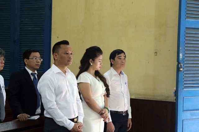 Tòa chấp thuận vợ chồng chủ cà phê Trung Nguyên ly hôn - 1 Tòa chấp thuận vợ chồng chủ cà phê Trung Nguyên ly hôn - 1