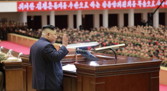 Sĩ quan Triều Tiên vừa khóc vừa ghi chép trong cuộc họp “lịch sử” với ông Kim Jong-un - 2