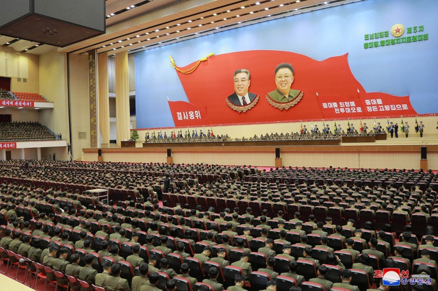 Sĩ quan Triều Tiên vừa khóc vừa ghi chép trong cuộc họp “lịch sử” với ông Kim Jong-un - 9