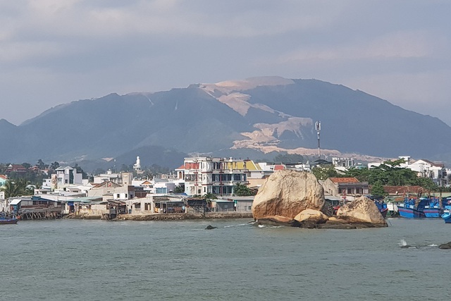 Vụ “xẻ thịt” núi Chín Khúc Nha Trang: Hội Kiến trúc sư Khánh Hòa lên tiếng - 1 Vụ “xẻ thịt” núi Chín Khúc Nha Trang: Hội Kiến trúc sư Khánh Hòa lên tiếng - 1