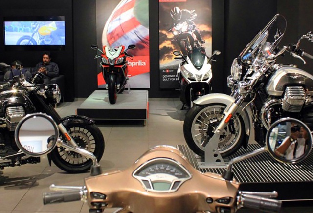 Piaggio “ghẹo’ truyền thông về Motoplex nhân ngày “Cá tháng Tư” - 4 Piaggio “ghẹo’ truyền thông về Motoplex nhân ngày “Cá tháng Tư” - 4
