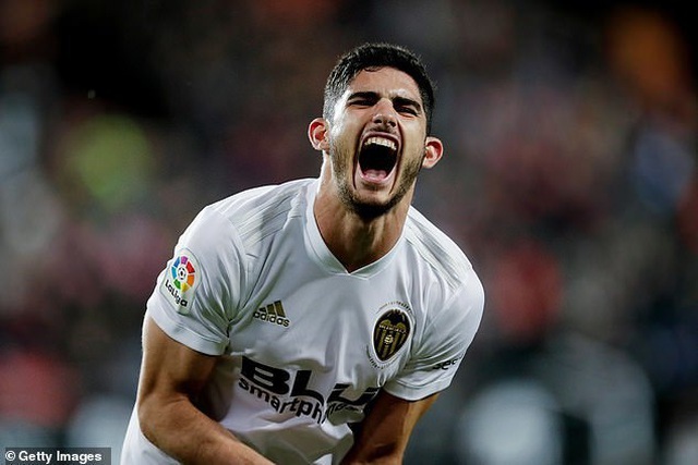 Valencia 2-1 Real Madrid: Nỗi thất vọng của HLV Zidane - 4 Valencia 2-1 Real Madrid: Nỗi thất vọng của HLV Zidane - 4