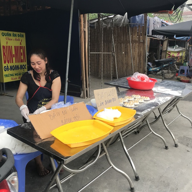 Thức thâu đêm làm bánh trôi cũng không đủ bán ngày Tết hàn thực - 1 Thức thâu đêm làm bánh trôi cũng không đủ bán ngày Tết hàn thực - 1