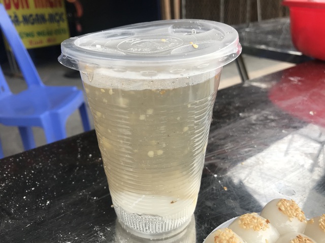 Thức thâu đêm làm bánh trôi cũng không đủ bán ngày Tết hàn thực - 4 Thức thâu đêm làm bánh trôi cũng không đủ bán ngày Tết hàn thực - 4