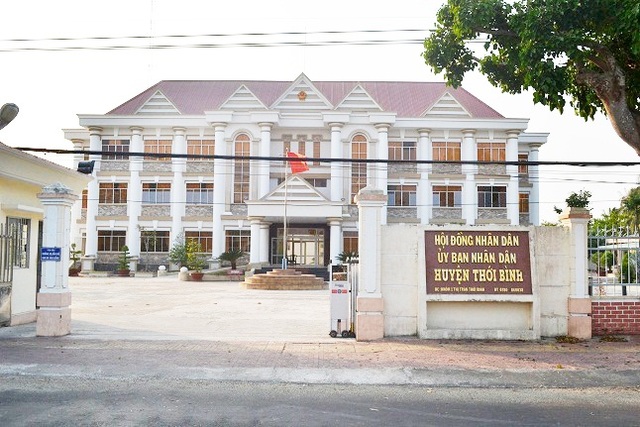 Vụ thầy giáo bị tố “sàm sỡ” nhiều nữ sinh THCS: Gần 1 năm vẫn chưa kết luận điều tra - 1