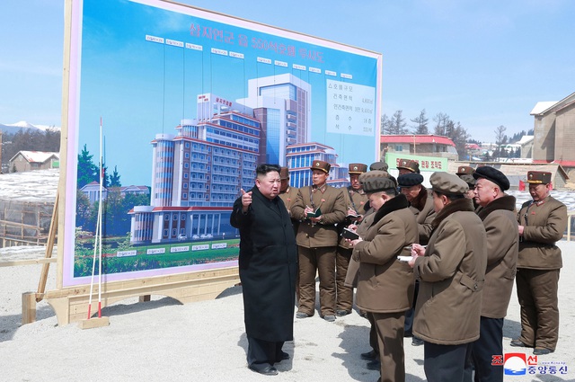 L&yacute; do &ocirc;ng Kim Jong-un thị s&aacute;t h&agrave;ng loạt c&ocirc;ng tr&igrave;nh trọng điểm tại Triều Ti&ecirc;n - 6