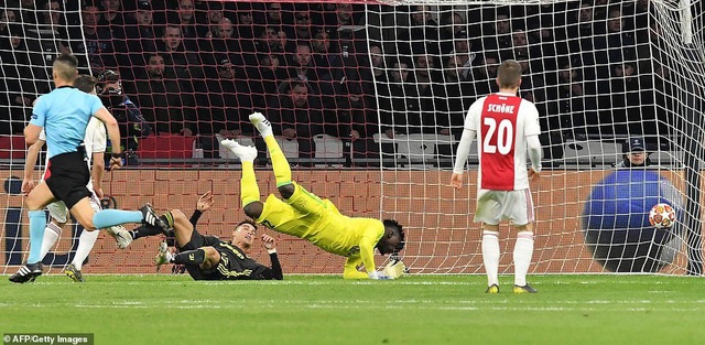 Những khoảnh khắc Juventus hòa thất vọng Ajax trong ngày C.Ronaldo tỏa sáng - 2 Những khoảnh khắc Juventus hòa thất vọng Ajax trong ngày C.Ronaldo tỏa sáng - 2