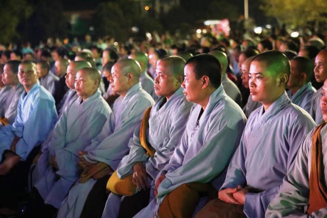 Cố đô Hoa Lư lung linh trong đêm hội hoa đăng cầu quốc thái dân an - 6 Cố đô Hoa Lư lung linh trong đêm hội hoa đăng cầu quốc thái dân an - 6