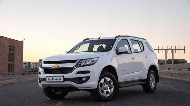 Loạt ô tô giảm giá khủng trong tháng 4 - 4 Loạt ô tô giảm giá khủng trong tháng 4 - 4