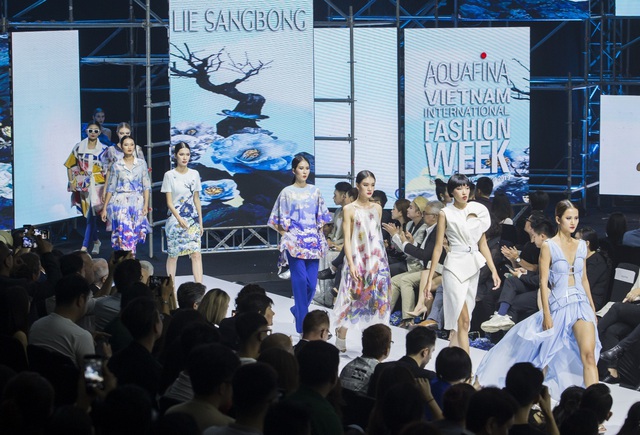 Minh Tú mở màn Aquafina VIFW, bộ ba Thanh Hằng - Quang Đại - Hoàng Thùy công phá thảm đỏ - 13 Minh Tú mở màn Aquafina VIFW, bộ ba Thanh Hằng - Quang Đại - Hoàng Thùy công phá thảm đỏ - 13