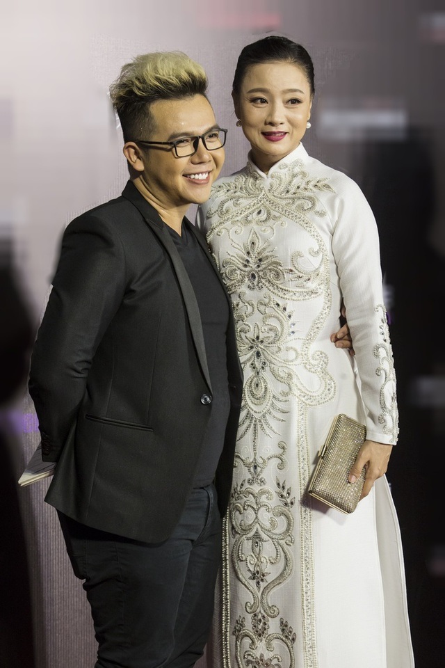Thuý Diễm hoãn kỷ niệm ngày cưới đi catwalk với Trang Trần, Kim Dung - 13