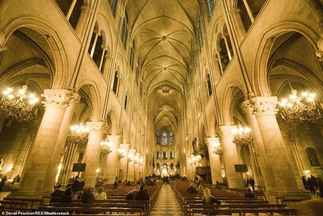 Vẻ đẹp tráng lệ của Nhà thờ Đức Bà Paris trước khi bị nhấn chìm trong biển lửa - 3