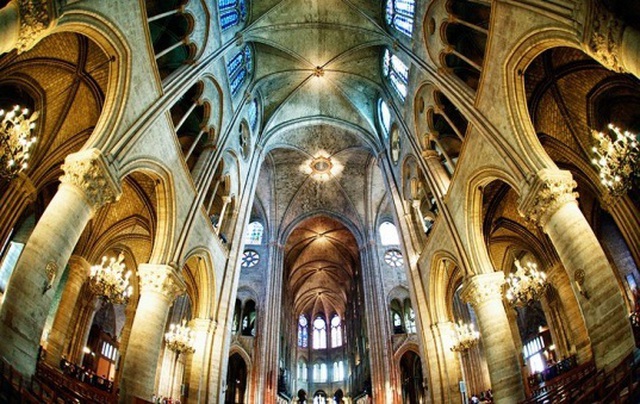 Vẻ đẹp tráng lệ của Nhà thờ Đức Bà Paris trước khi bị nhấn chìm trong biển lửa - 8