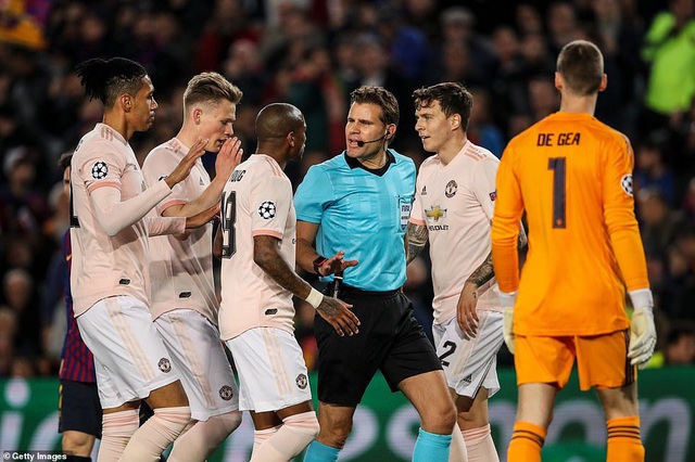 Những khoảnh khắc Messi khiến Man Utd tan vỡ giấc mơ Champions League - 16 Những khoảnh khắc Messi khiến Man Utd tan vỡ giấc mơ Champions League - 16