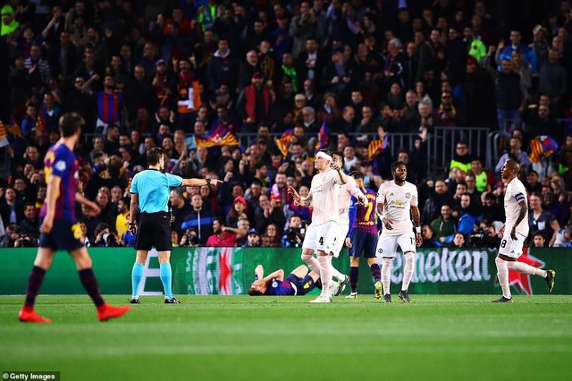 Những khoảnh khắc Messi khiến Man Utd tan vỡ giấc mơ Champions League - 19 Những khoảnh khắc Messi khiến Man Utd tan vỡ giấc mơ Champions League - 19