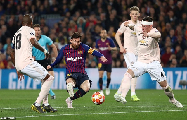 Những khoảnh khắc Messi khiến Man Utd tan vỡ giấc mơ Champions League - 3 Những khoảnh khắc Messi khiến Man Utd tan vỡ giấc mơ Champions League - 3