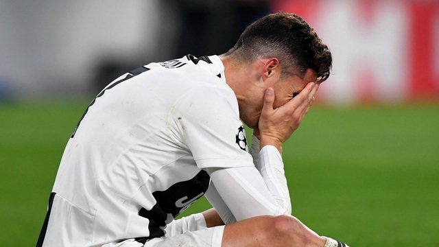 Suy sụp về thất bại ở Champions League, C.Ronaldo tính ra đi? - 1