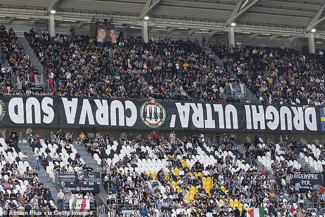 Những khoảnh khắc C.Ronaldo cùng Juventus lên ngôi vô địch Serie A - 12