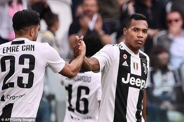 Những khoảnh khắc C.Ronaldo cùng Juventus lên ngôi vô địch Serie A - 9