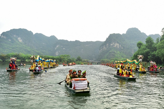 Ninh Bình: Hàng nghìn người dự lễ hội Tràng An - 4