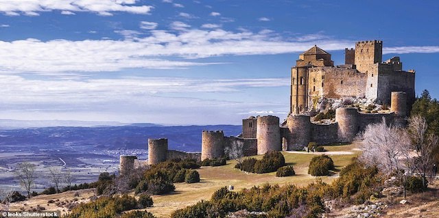 Khám phá những lâu đài đẹp nhất thế giới - 10