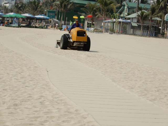 Xem máy sàng cát lọc sạch bãi biển Đà Nẵng - 2