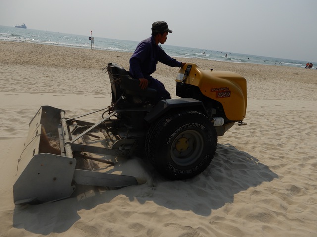 Xem máy sàng cát lọc sạch bãi biển Đà Nẵng - 1